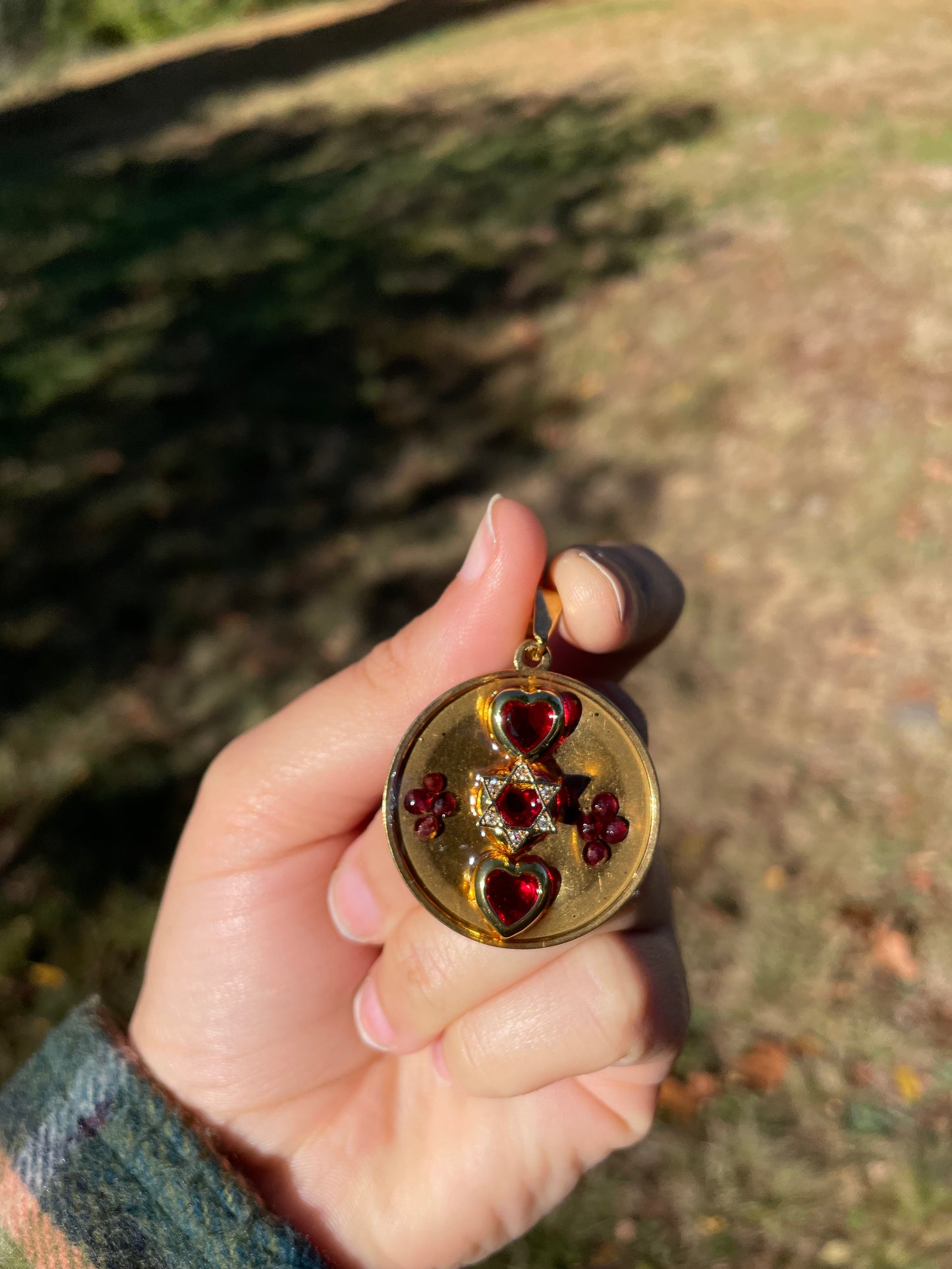 Triple Red Heart and Garnet Gemstones Magen David Round Pendant in Resin and Zirocnia