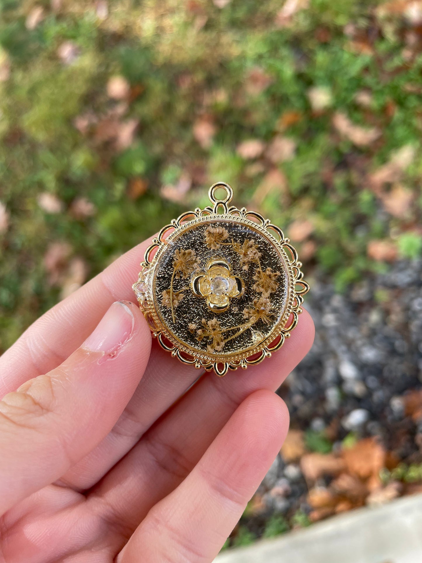 4 Leaf Flower Pendant and Israeli Dried Flowers Pendants