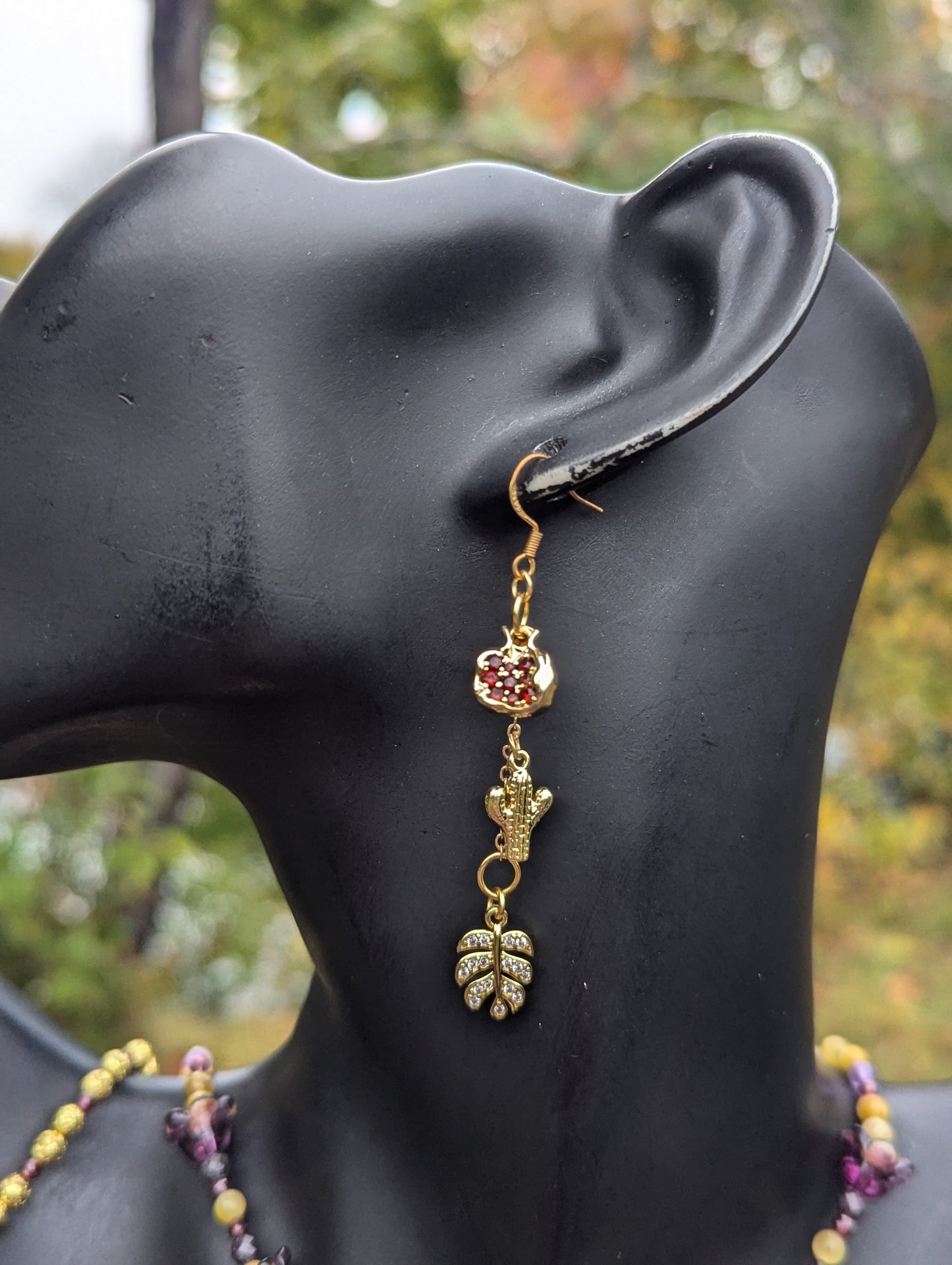 ISRAEL Pomegranate and Bellflowers Set with Garnet, Tiger's Eye and Garnet Gemstones