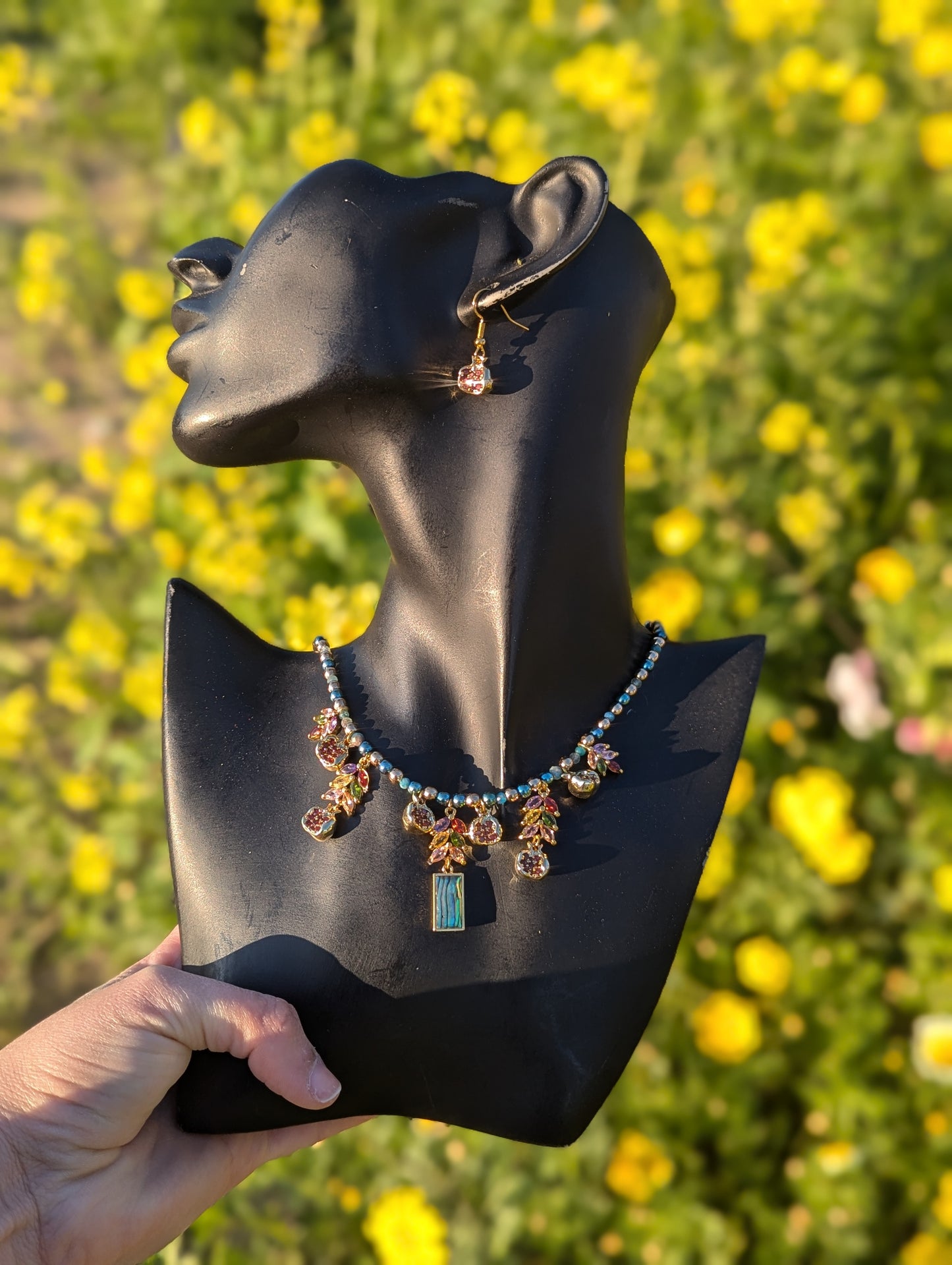 Colorful 7 Pomegranates, Apatite Gemstones and Abalone Shell Gold Set