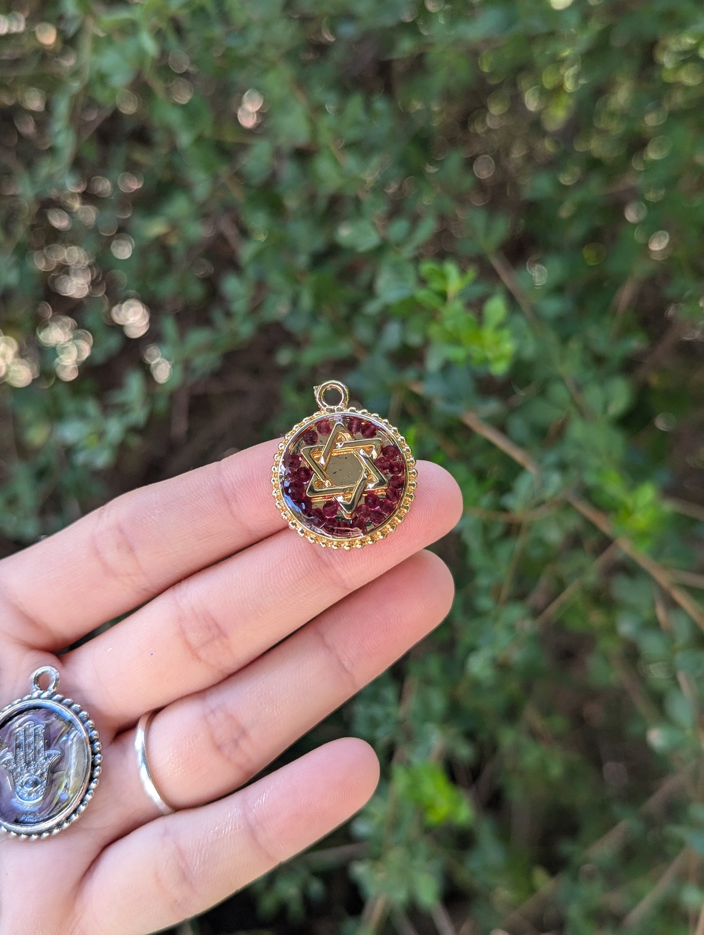 Resin Round Gold Plated Magen David with Garnet Gemstones Pendant