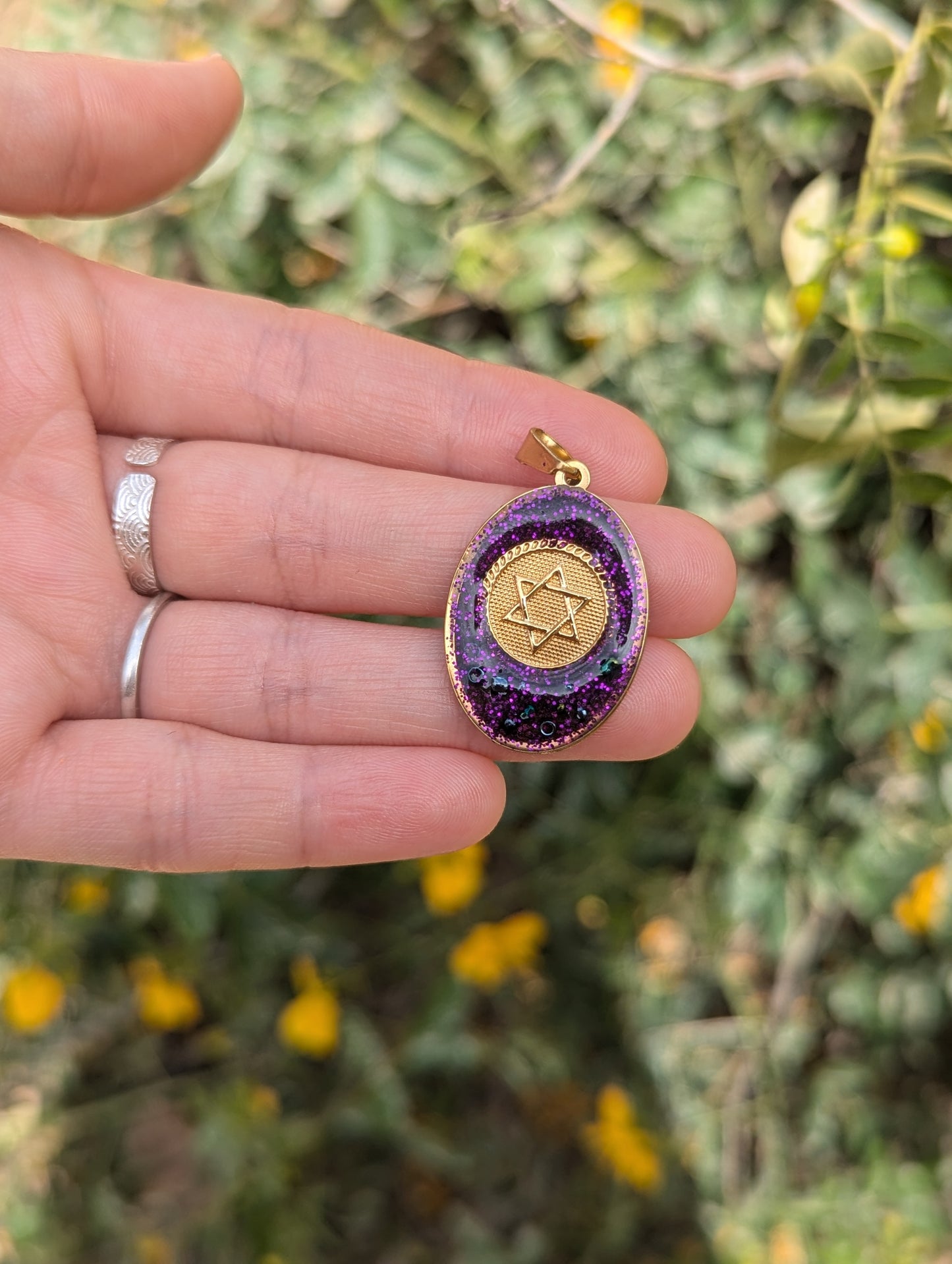 Joy Resin Pendant with Purple Pink Shine and Gold Plated Magen David