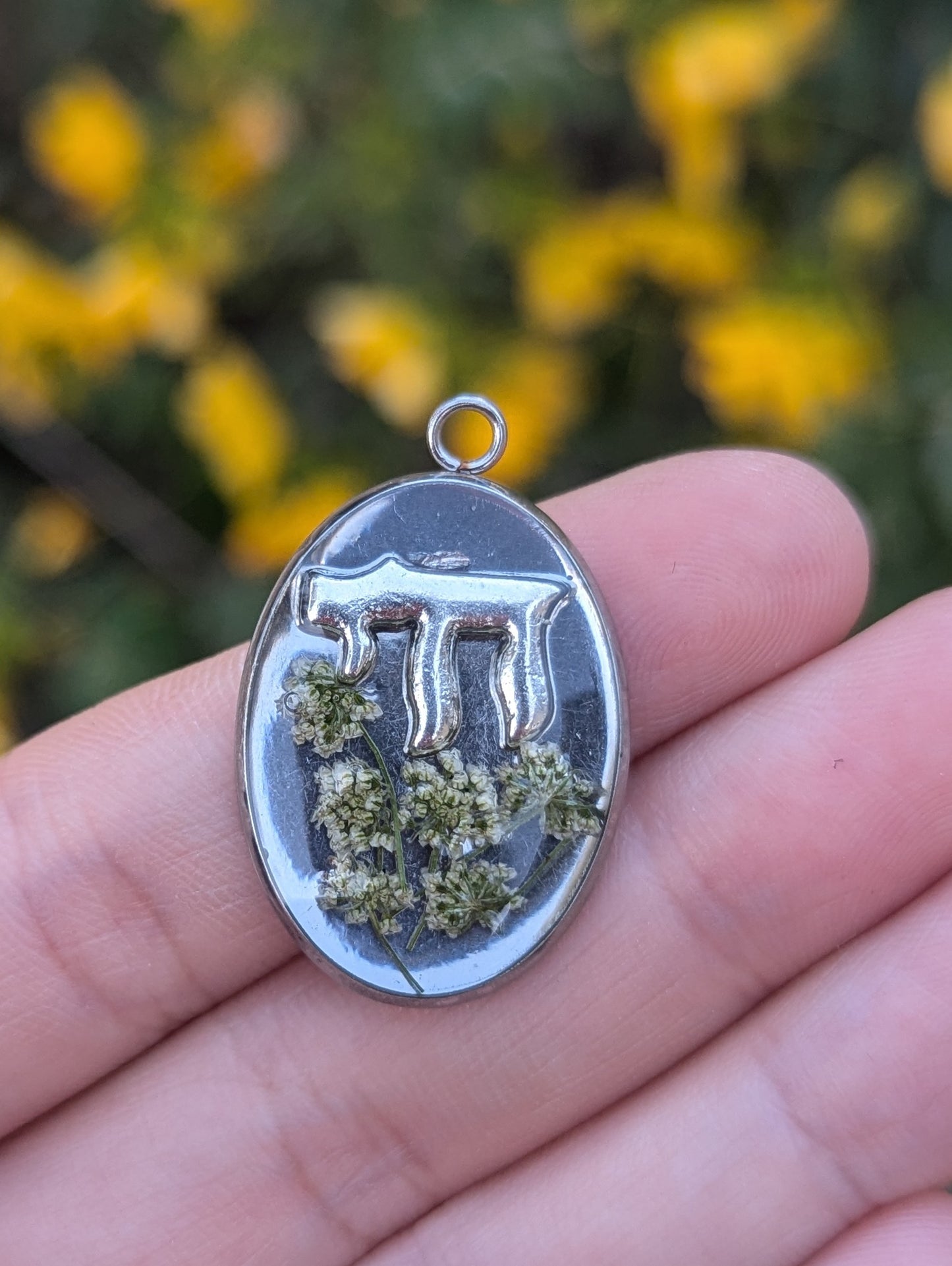 Tohar (purity) Pendant with Tiny White Israeli Flowers and Silver Chai in Resin