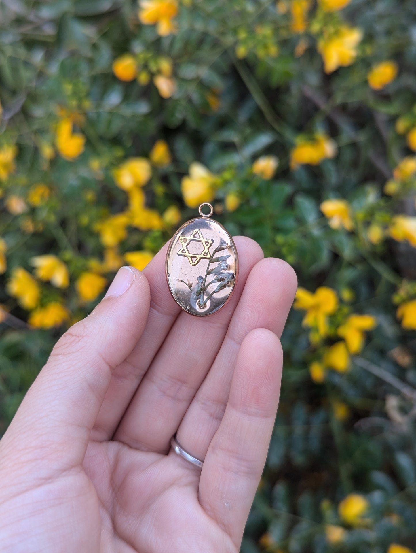 Lora Pendant with Tiny Israeli White Flowers in in Rose Golden Resin Pendant
