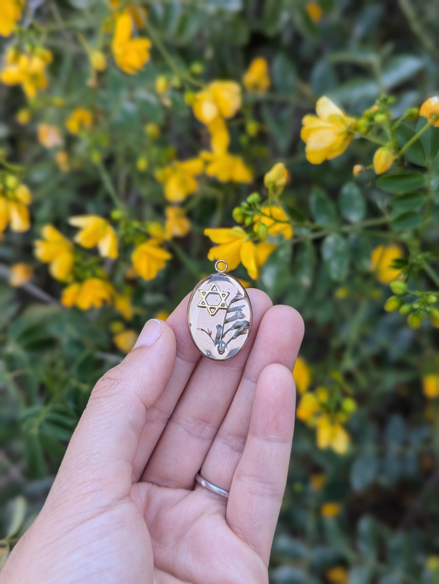 Lora Pendant with Tiny Israeli White Flowers in in Rose Golden Resin Pendant