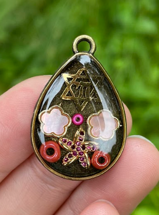 Pink Joy Magen David Pendant with Pink Zirconia Flowers in Resin Pendant