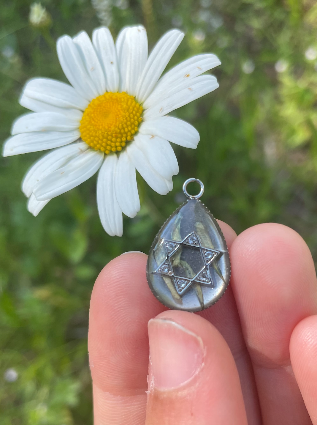 A drop of Hope Pendant, with Israeli Leaves, Zirconia Magen David and Epoxi Resin