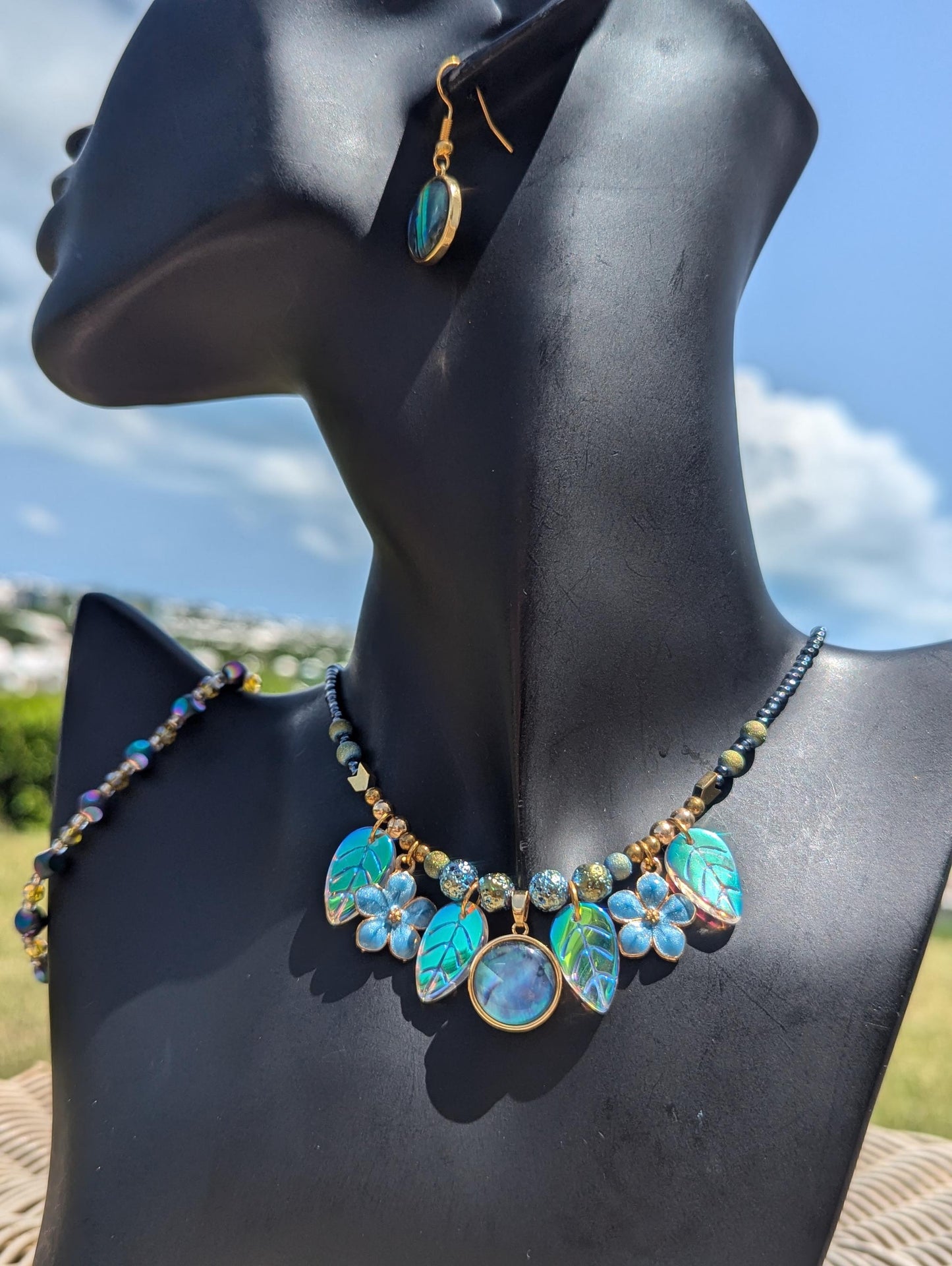 BERMUDA Tropical Hydrangea Abalone Set: with Abalone shell pendant, blue flower pendants and white golden glass leaf pendants