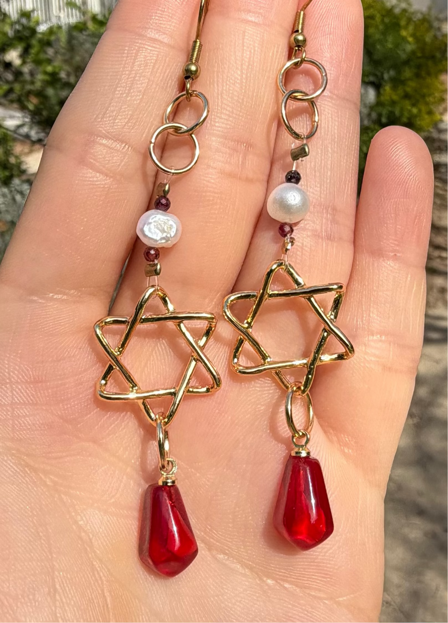 White Pearls, Garnet, magen David &amp; Pomegranate Seed Earrings