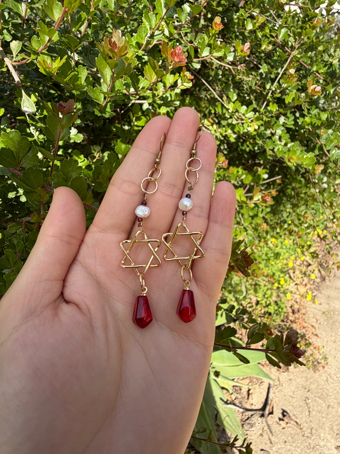 White Pearls, Garnet, magen David &amp; Pomegranate Seed Earrings