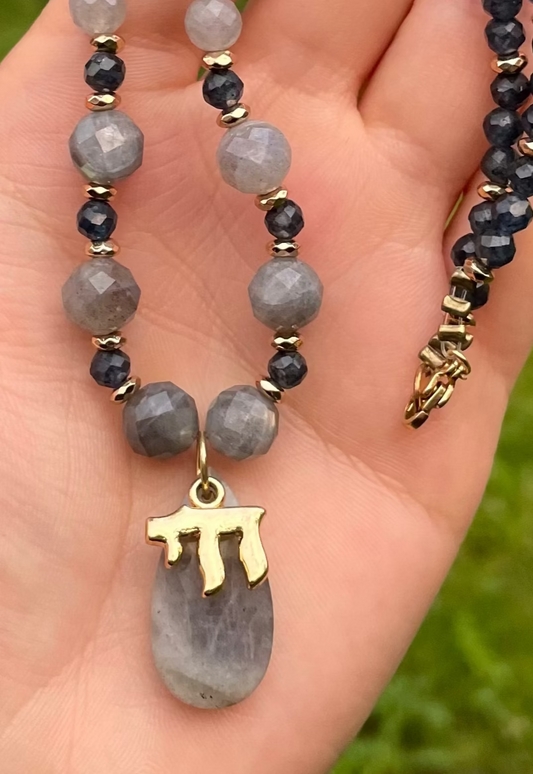 Gold plated Chai Dark Blue Sapphires & Grey Labradorite Gemstones Beaded Necklace