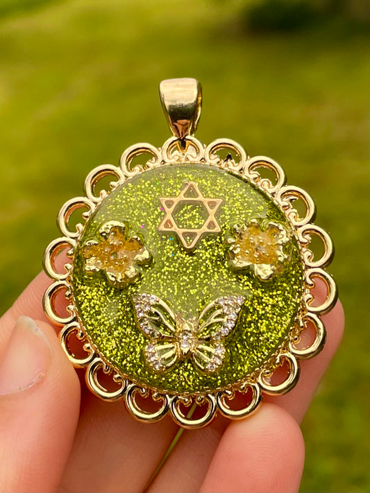 Mossia Pendant 1: of Magen David, Butterfly and Golden Flowers with Green Glitter in Resin