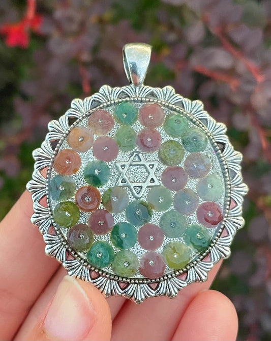Indian Agate Green and Red Gemstones Silver Magen David Round Pendant