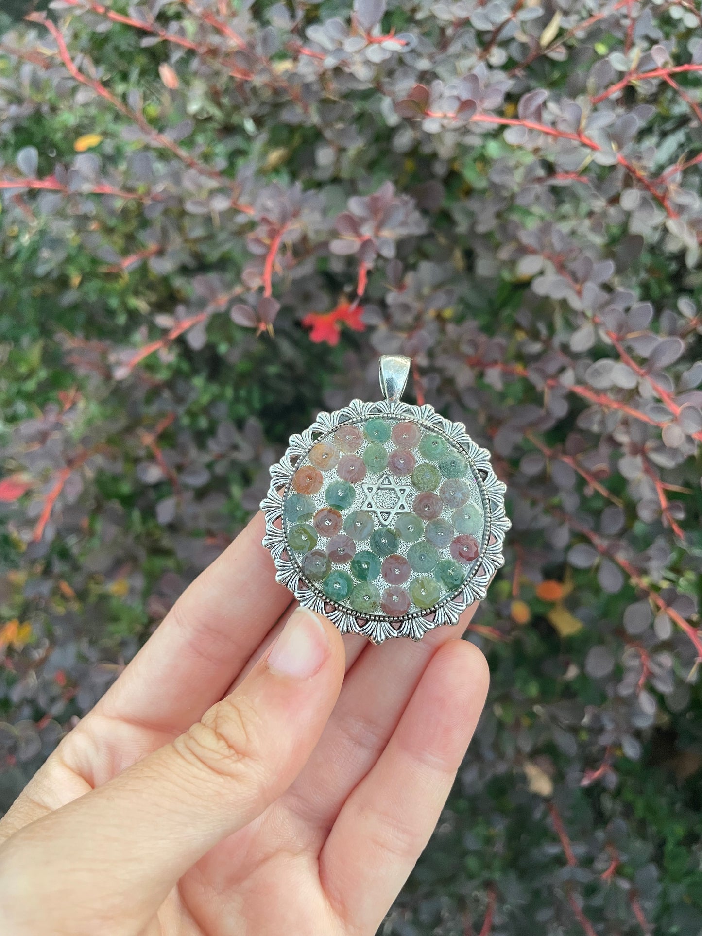 Indian Agate Green and Red Gemstones Silver Magen David Round Pendant