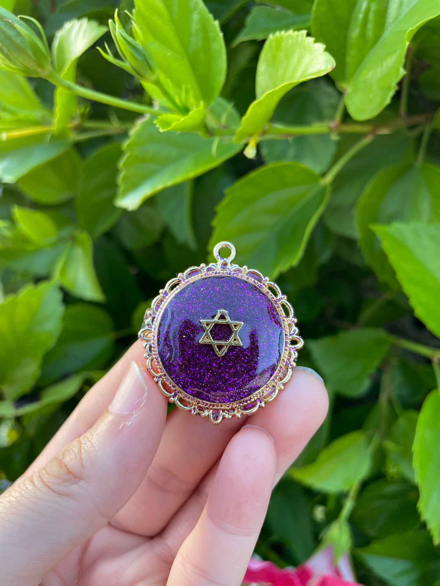 Purple Shining Gold Plated Magen David Round Decorated Resin Pendant