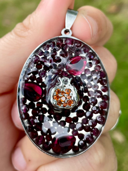 Large Garnet Gemstones Zirconia Pomegranate Pendant in Resin and Stainless Steel