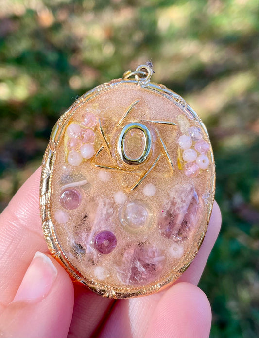 Pure Hope: Israeli Sand and Leaves, Amethsyt, Rose Quartz, Zirconia and Magen David