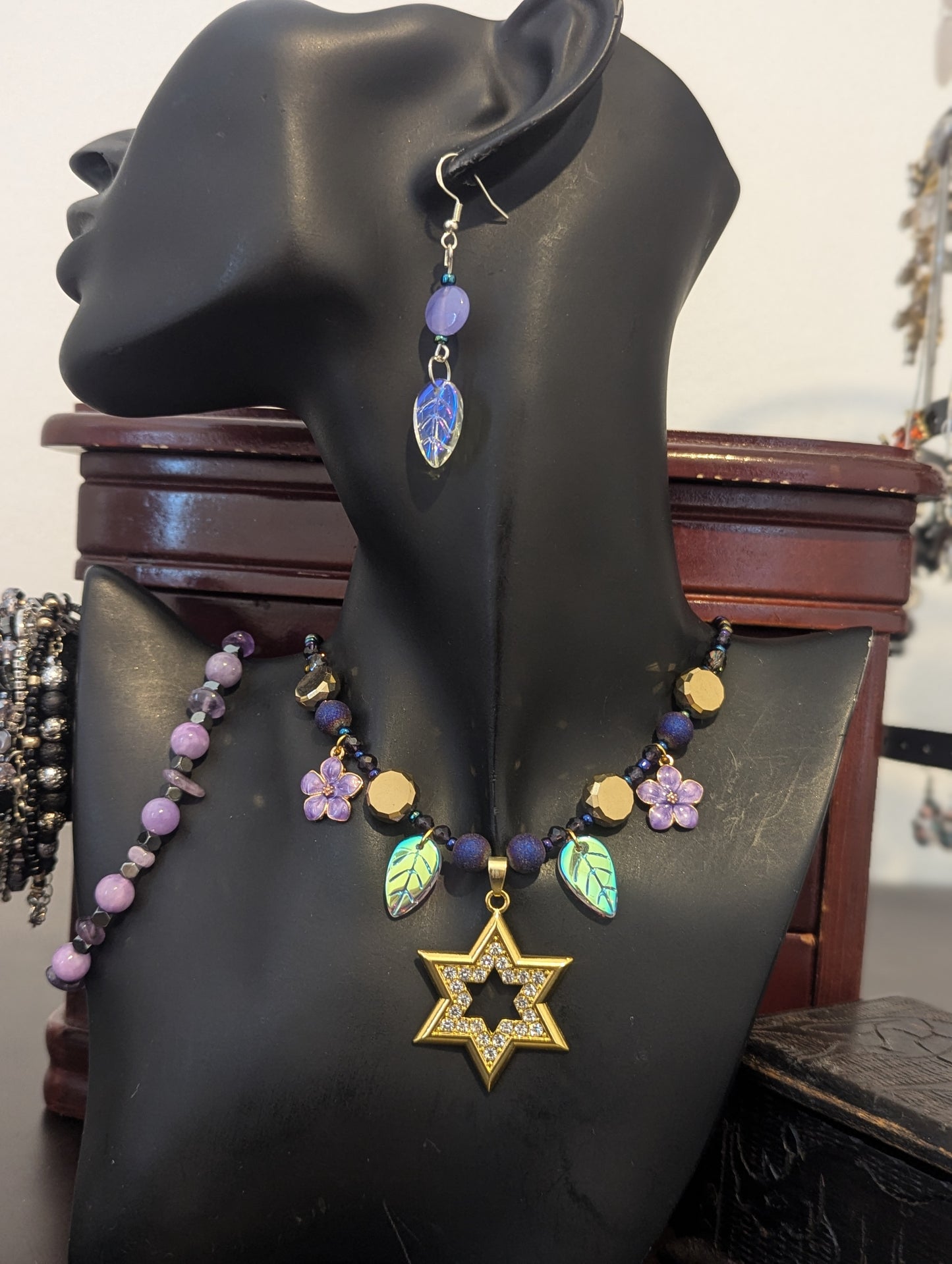 ISRAEL Violet Garden Golden Magen David Set