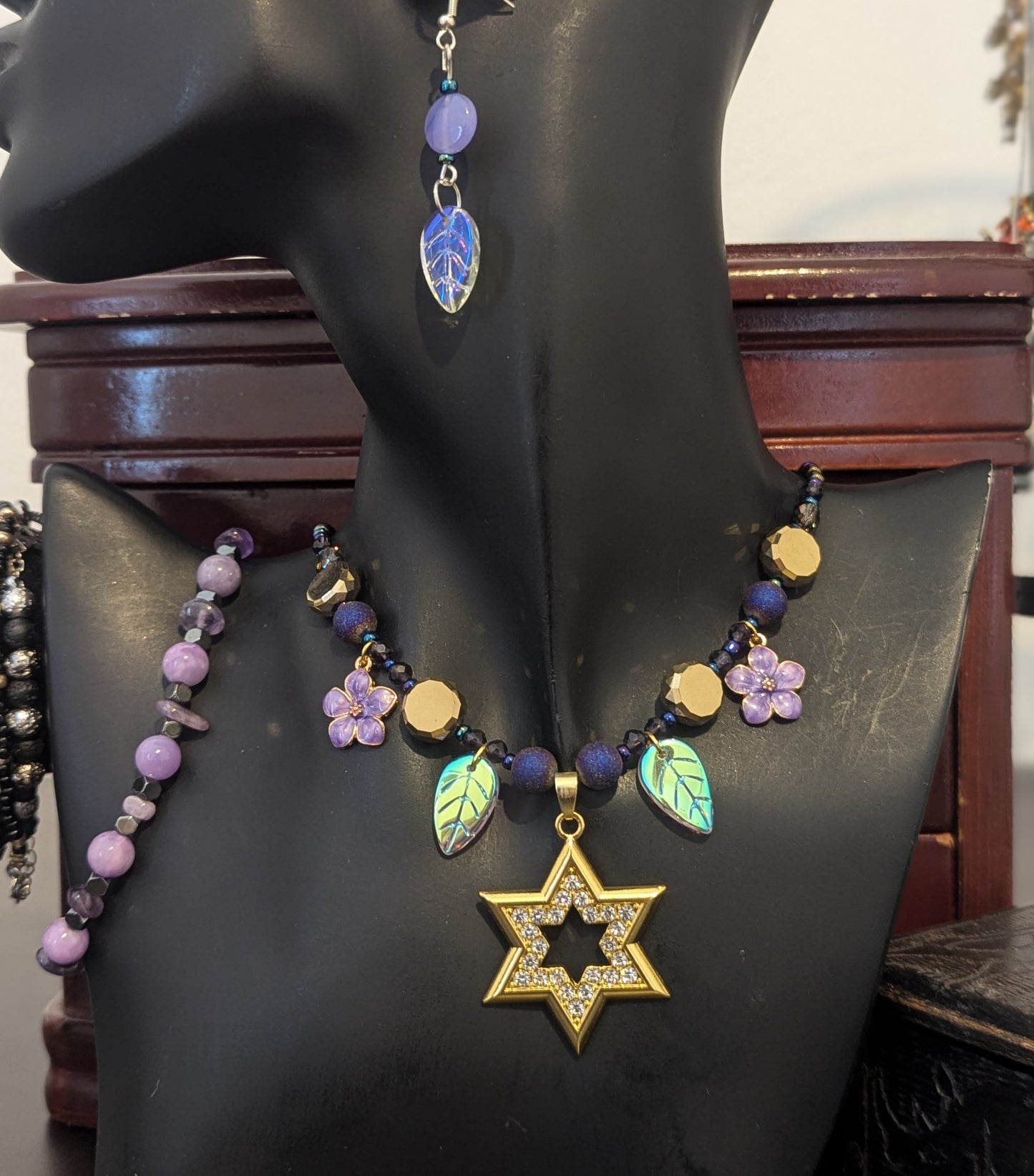 ISRAEL Violet Garden Golden Magen David Set