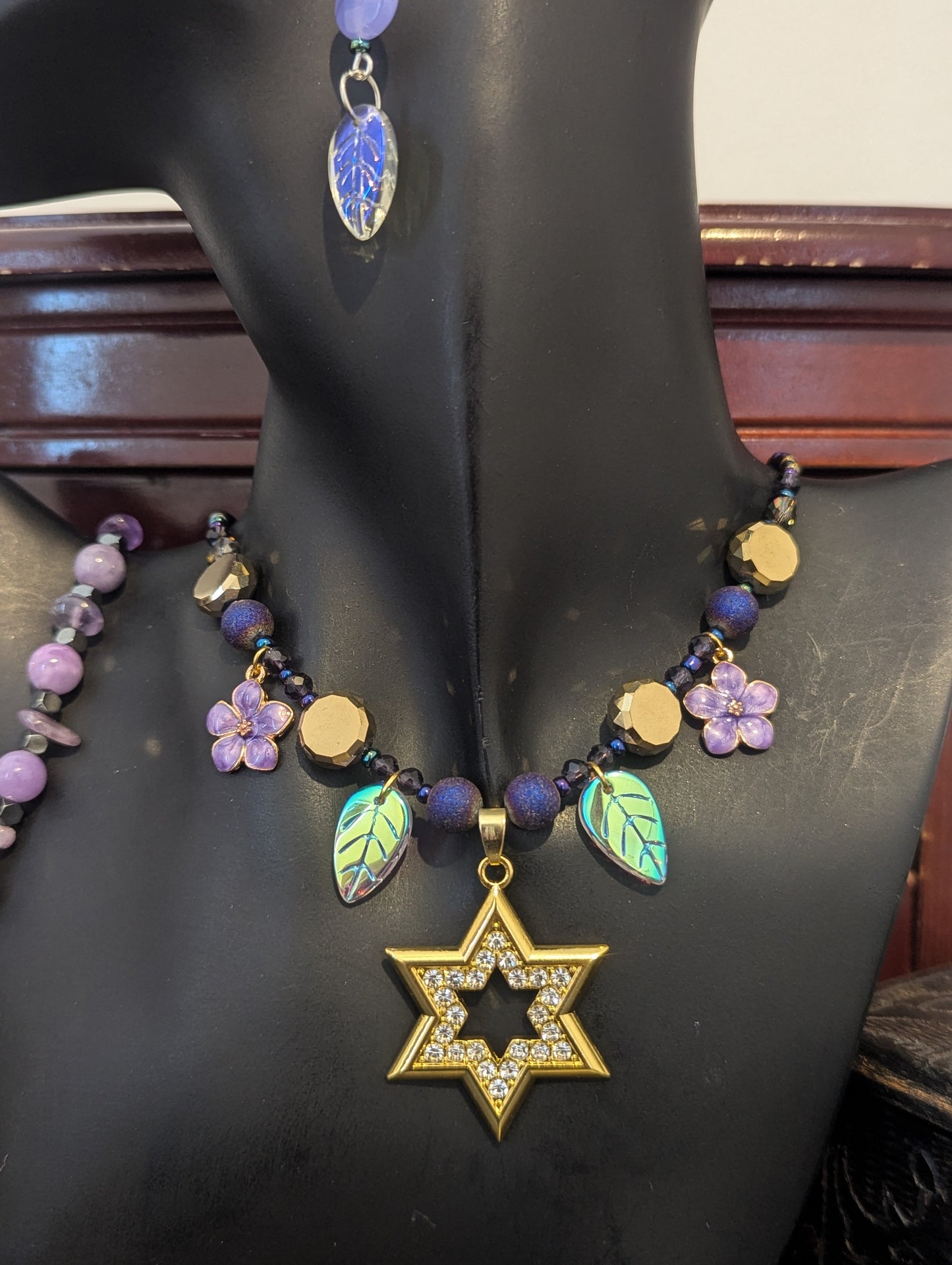 ISRAEL Violet Garden Golden Magen David Set