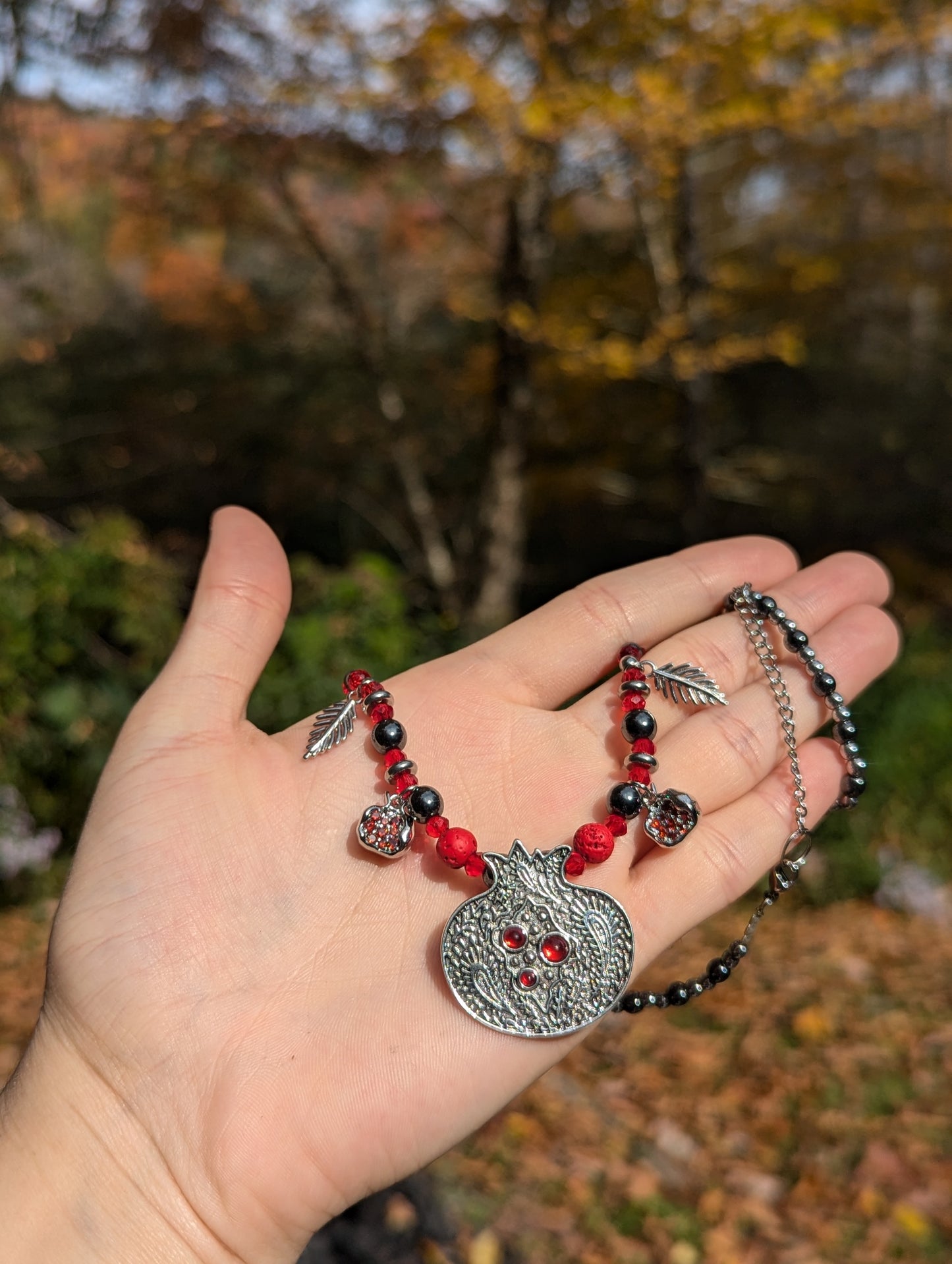 Silver Pomegranate Leafy Red Set