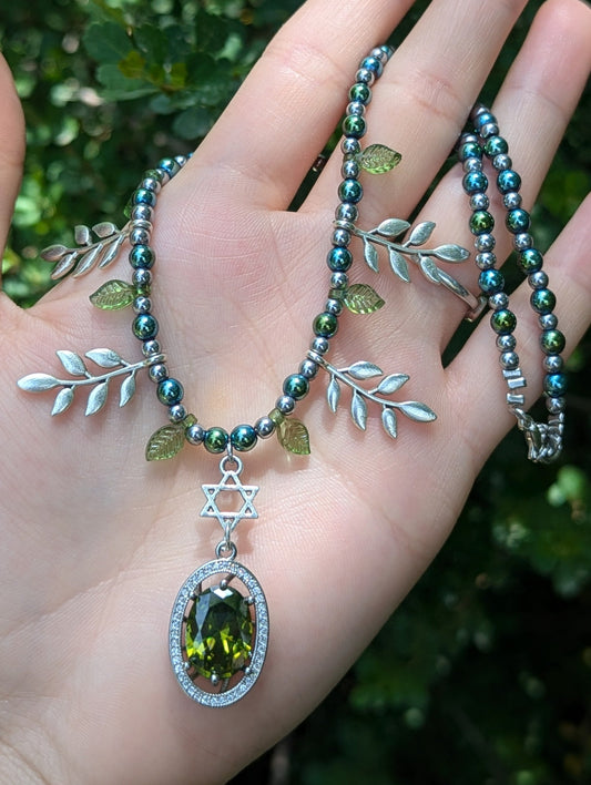 Rana: Green Zirconia Leaf Pendants Beaded Necklace with Silver Tone Small Magen David