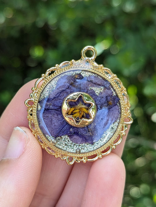 Nostalgia: Purple Flower, Round Magen David, Decorated Gold Plated Resin Pendant