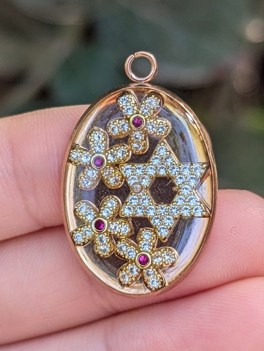Rosalyn: Rose Golden Pendant with Zirconia Pink Flowers and Zirconia Gold Plated Magen David in Resin