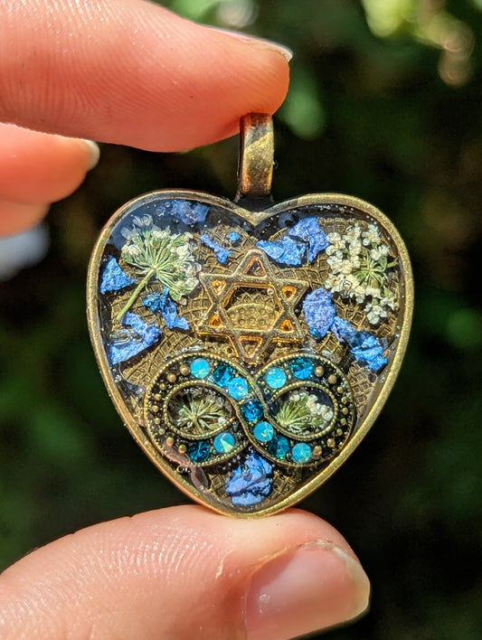 Forever Jewish Heart Blue Pendant with Israeli White and Blue Flowers