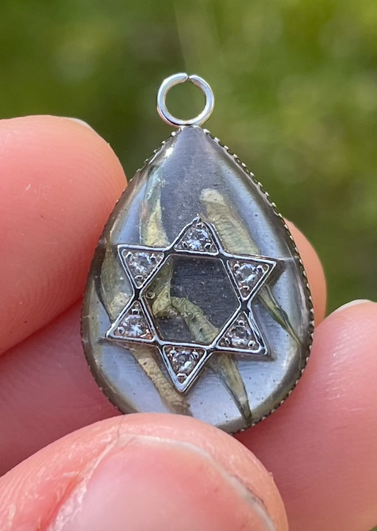 A drop of Hope Pendant, with Israeli Leaves, Zirconia Magen David and Epoxi Resin