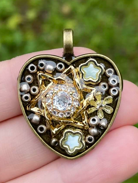 Miraculously Jewish Heart, White Flowers Golden Beads and Zirocnia Golden Flowers