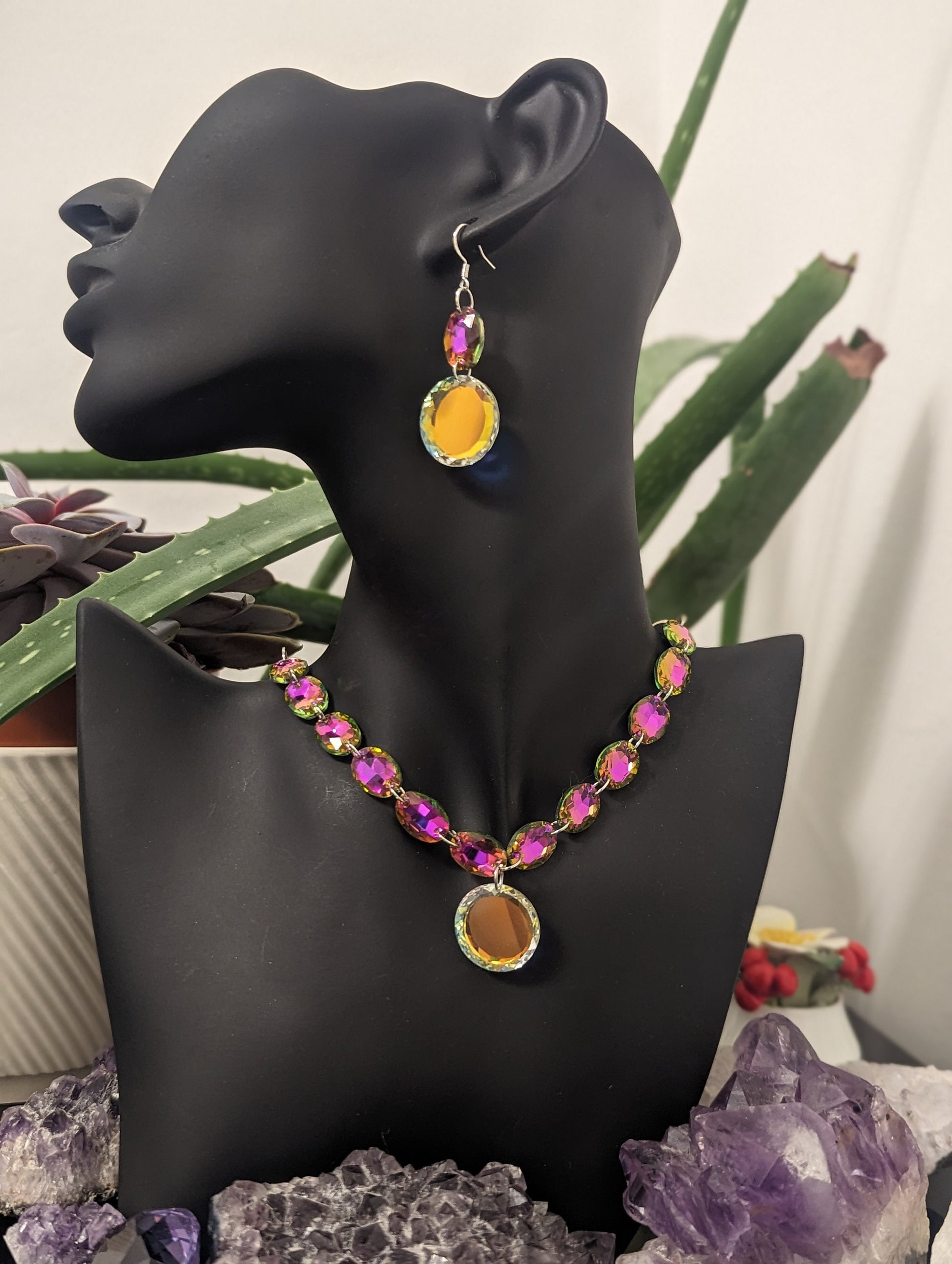 Pink Gold Jewellery Set with 18 Glass Oval Pink - Golden Glass Beads and Round Yellow Golden Reflective Glass Pendants for Events