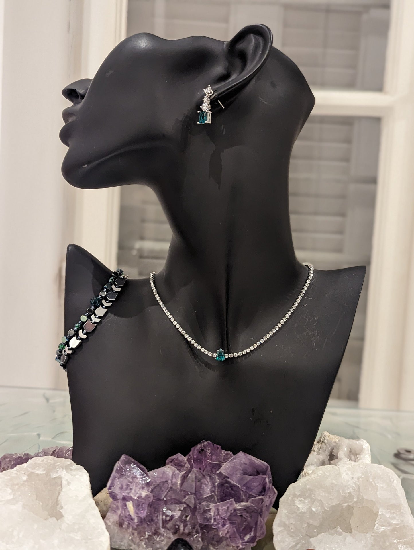 Zircon Set 5: Dark Green Zircon Drop Choker Adjustable Necklace, Two Beaded Bracelets with Arrow and Green Beads and Green Zircon Earrings