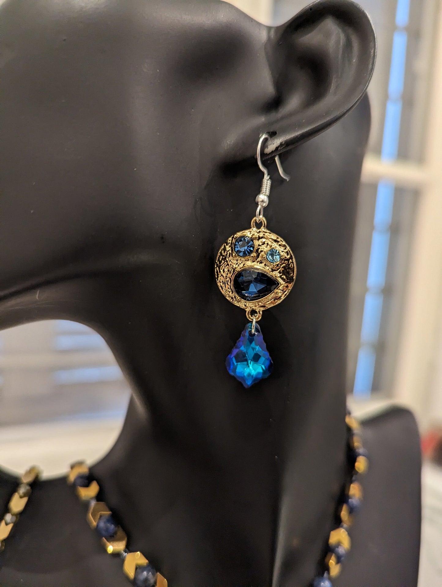 Blue Gold Set: Lapis Lazuli Gemstones, Golden Arrow Beads, Glass Baroque and Heart Pendants and Golden Earrings with Embedded Gems