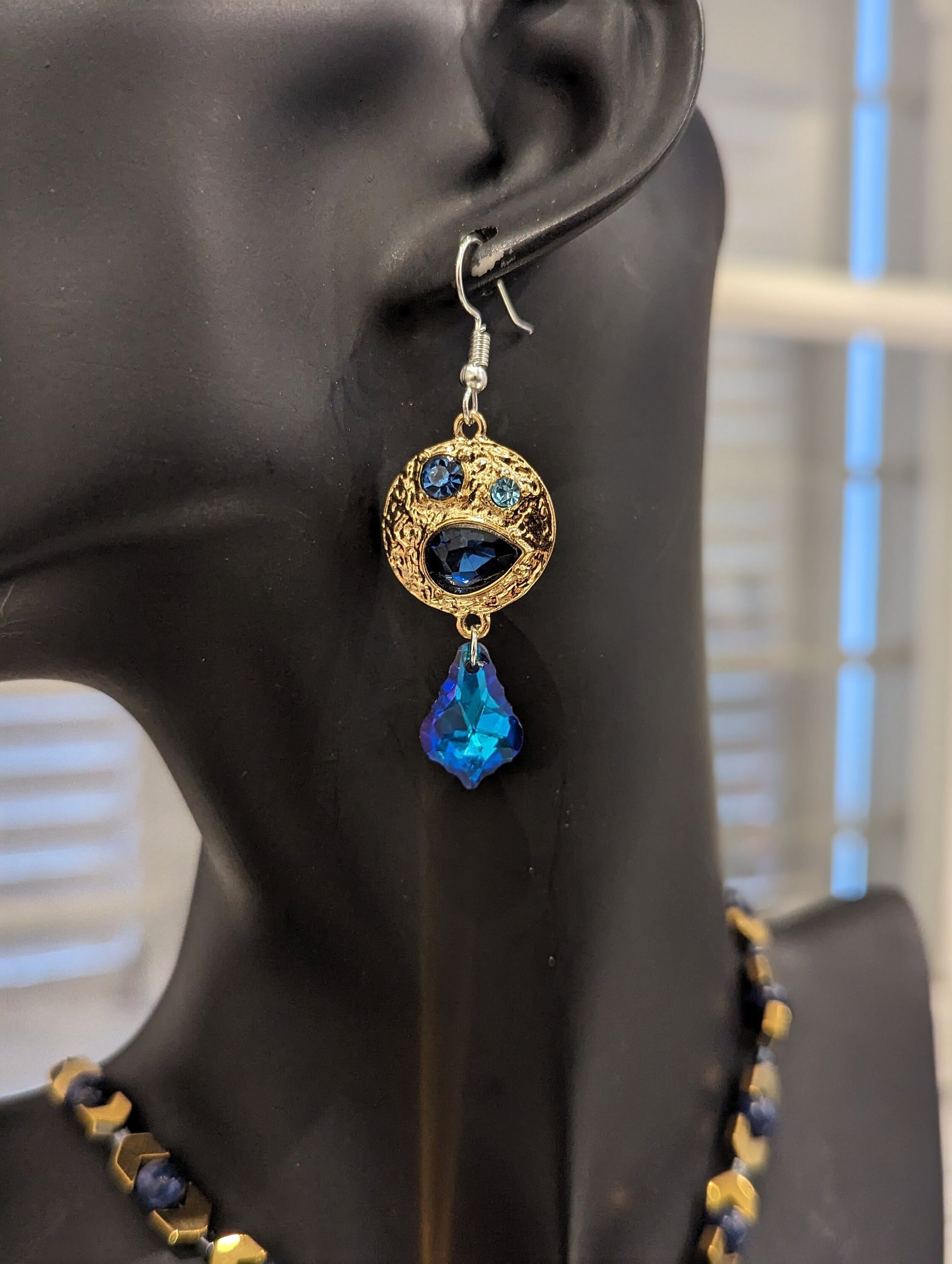 Blue Gold Set: Lapis Lazuli Gemstones, Golden Arrow Beads, Glass Baroque and Heart Pendants and Golden Earrings with Embedded Gems