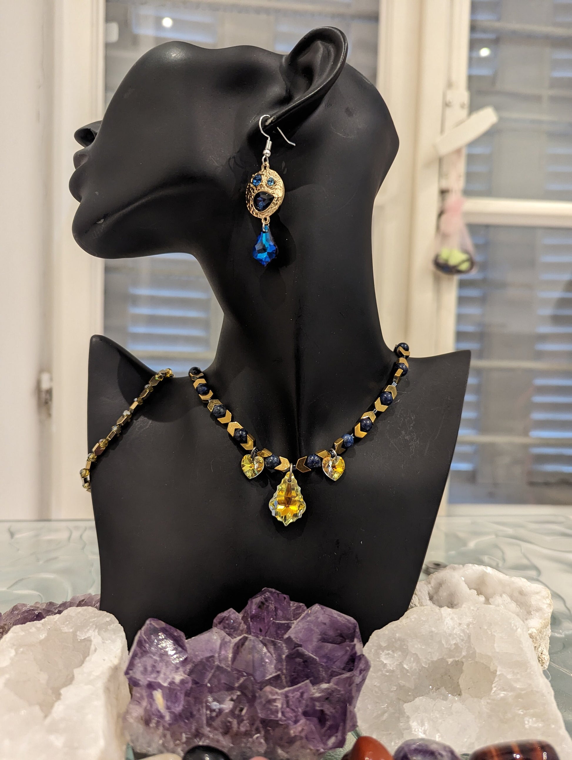 Blue Gold Set: Lapis Lazuli Gemstones, Golden Arrow Beads, Glass Baroque and Heart Pendants and Golden Earrings with Embedded Gems