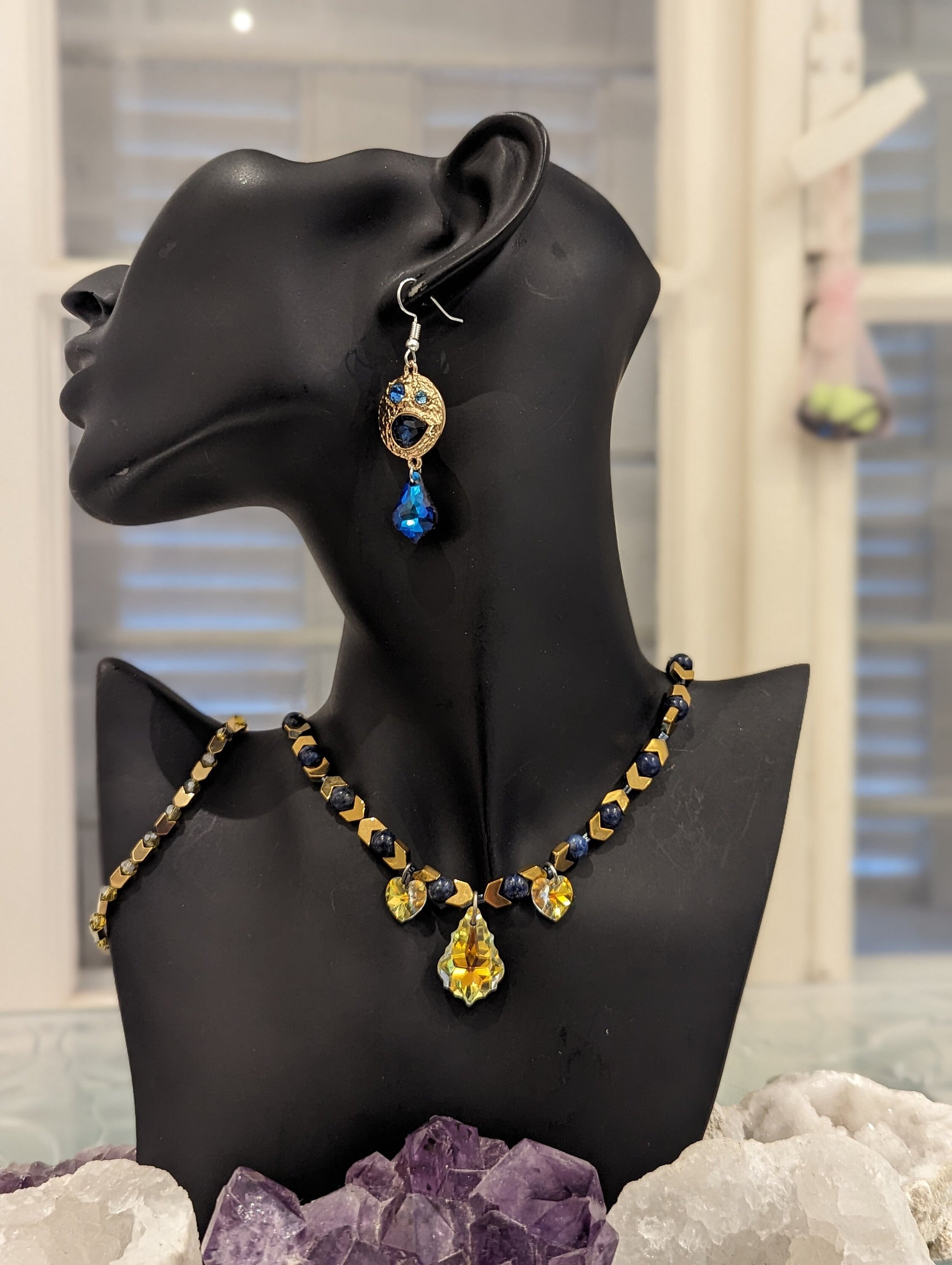 Blue Gold Set: Lapis Lazuli Gemstones, Golden Arrow Beads, Glass Baroque and Heart Pendants and Golden Earrings with Embedded Gems