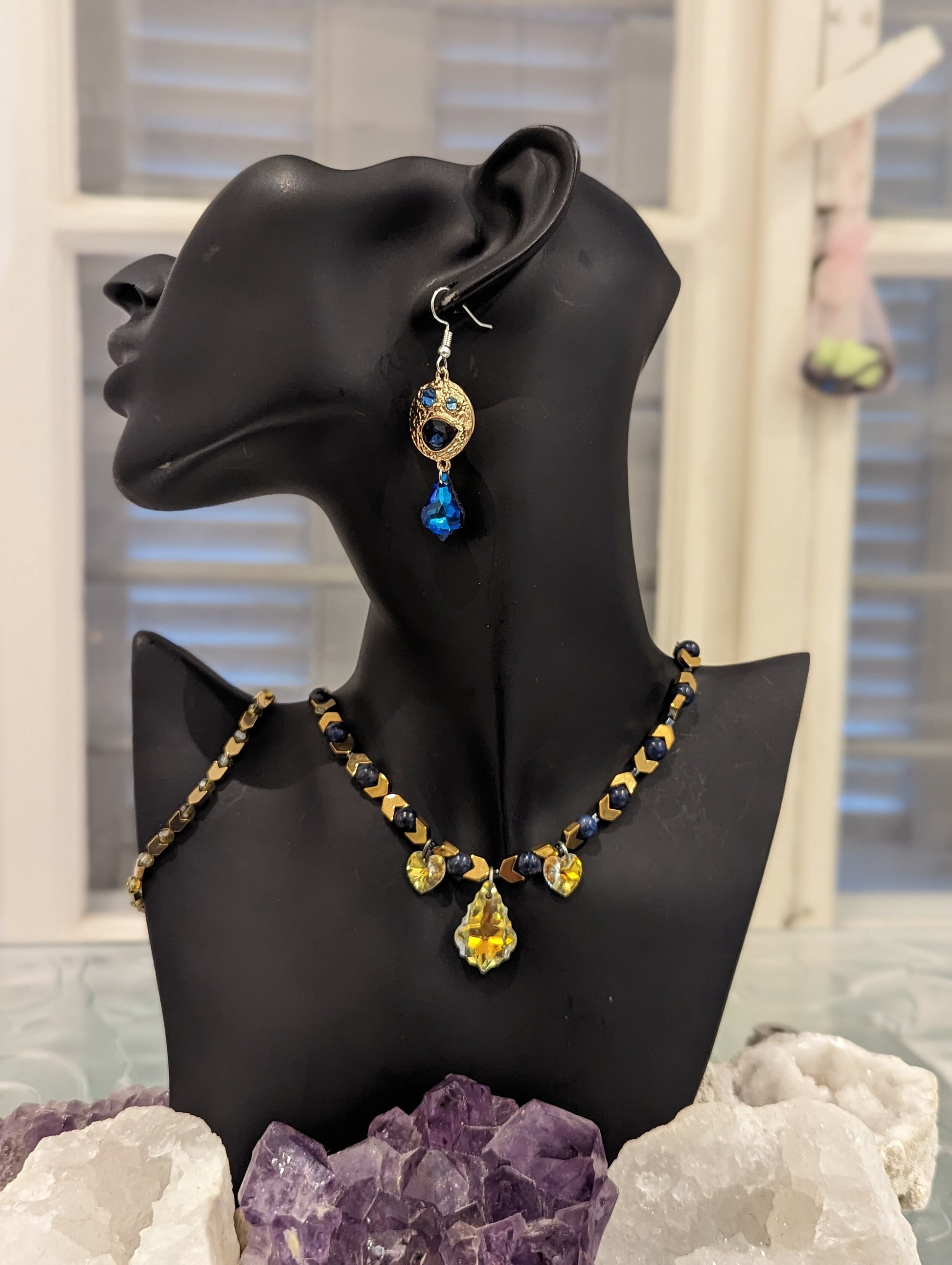 Blue Gold Set: Lapis Lazuli Gemstones, Golden Arrow Beads, Glass Baroque and Heart Pendants and Golden Earrings with Embedded Gems