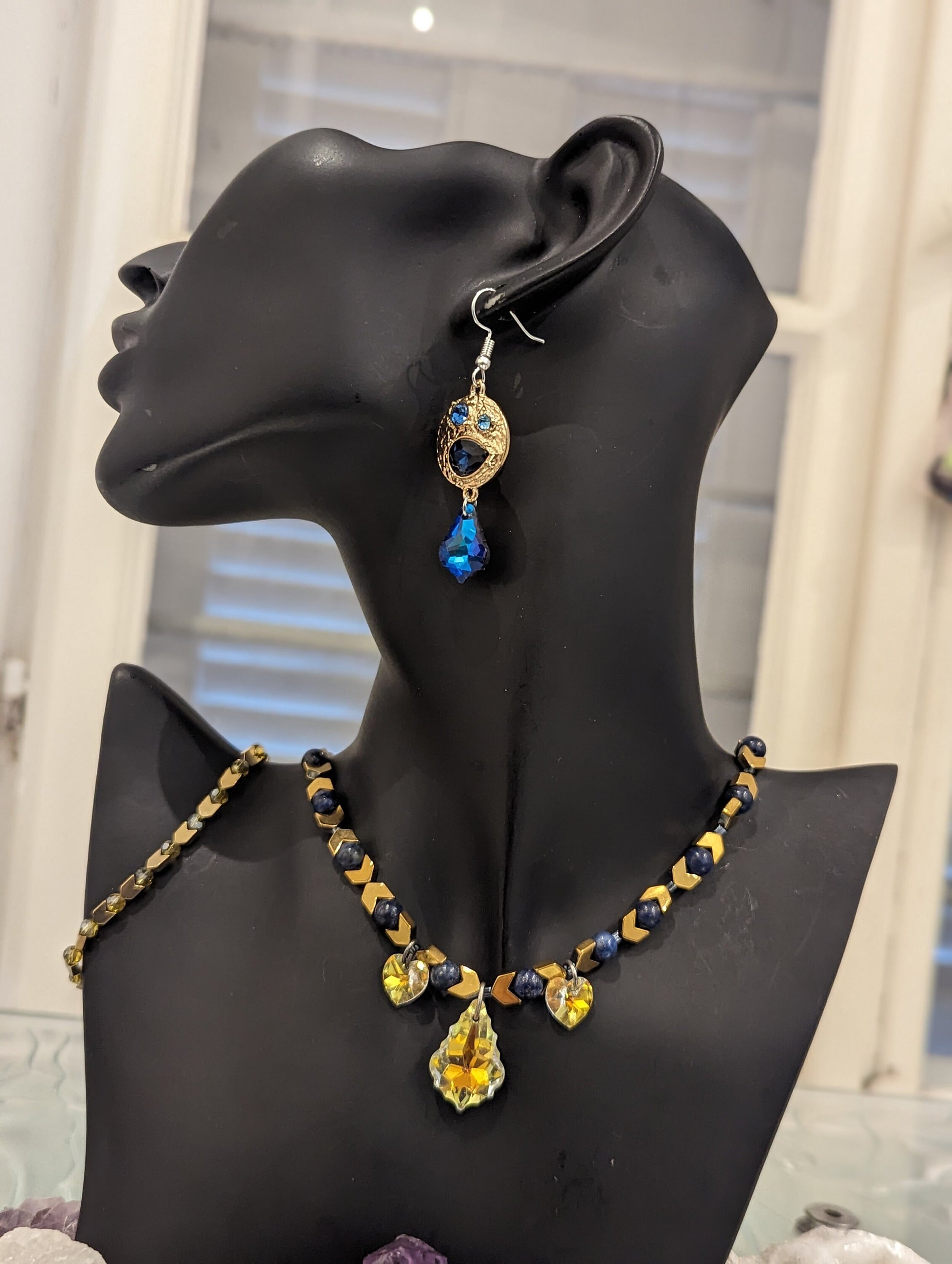 Blue Gold Set: Lapis Lazuli Gemstones, Golden Arrow Beads, Glass Baroque and Heart Pendants and Golden Earrings with Embedded Gems