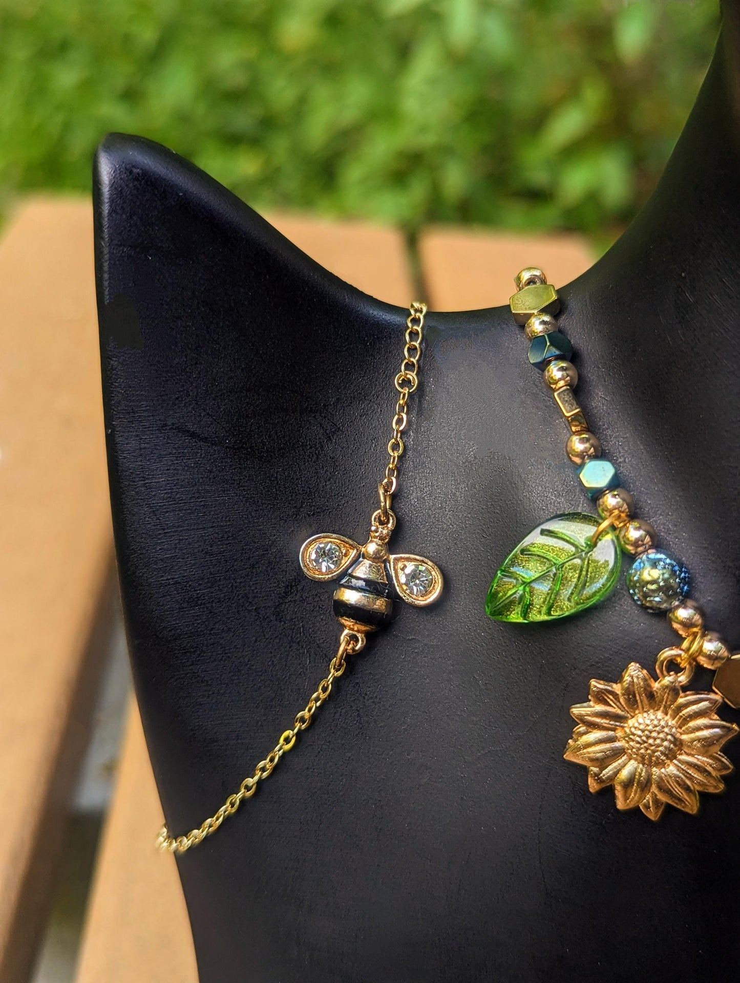 ISRAEL Wildflower Set: Zircon and golden sunflower pendants, bee and round glass golden earrings and bee golden bracelet