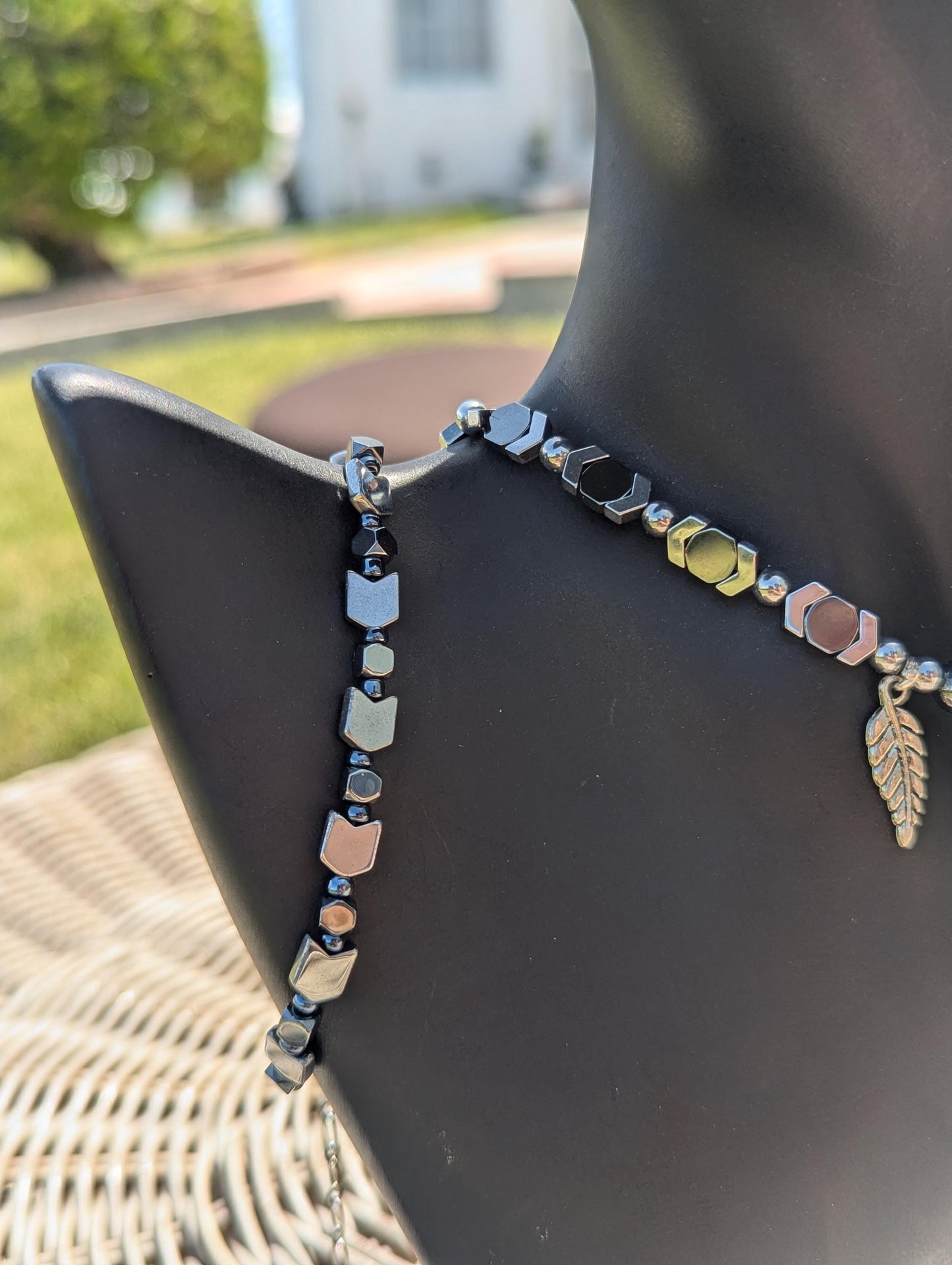 AMERICA East Coast. Zirconia Feathers Set: with silvery feathers and zircon earrings, beaded grey silver arrows bracelet